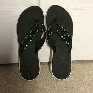 Cute black flip flops